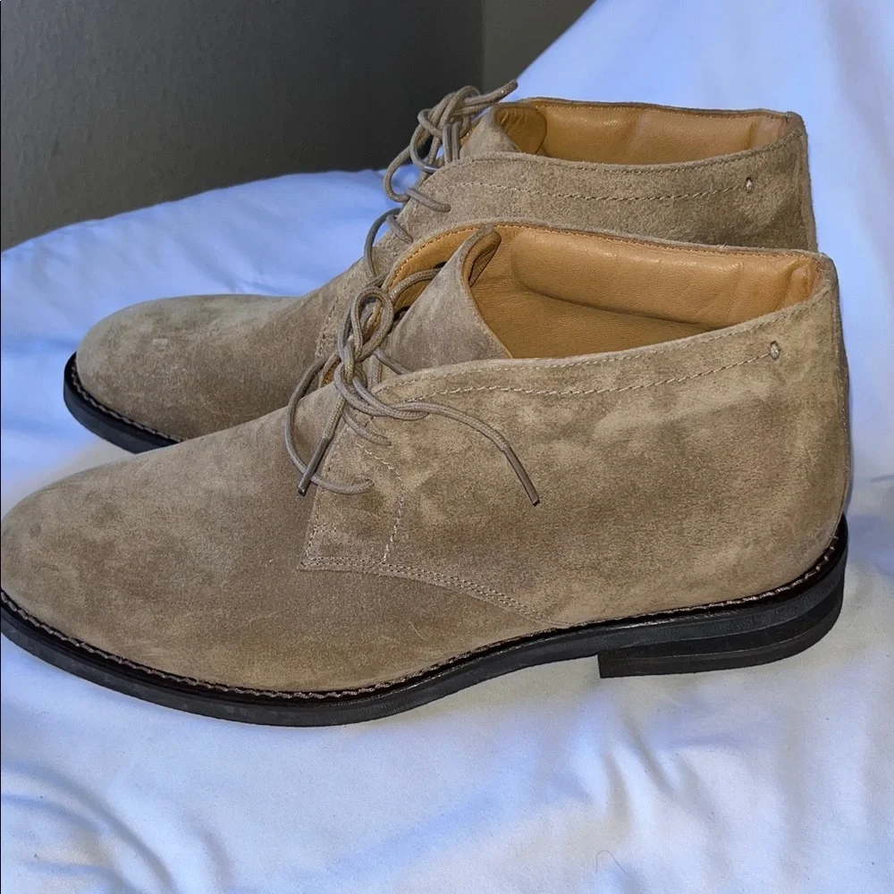 Flag Ltd Men's Tan Suede Chukka Boots